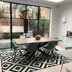 Τραπέζι Δρύινο με μεταλλική βάση 180 x 90  με προεκτάσεις