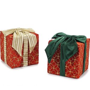 Χριστουγεννιάτικο Δώρο Διακοσμητικό 20x20cm Σε 2 Σχέδια