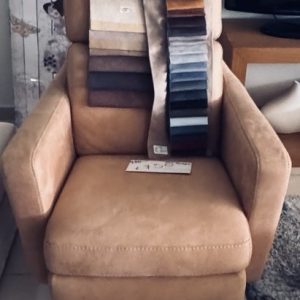 Πολυθρόνα περιστρεφόμενη