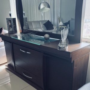 Μπουφέ Τραπεζαρίας από ξύλο καρυδιάς